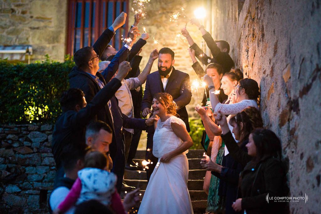 Photographe de mariage à Rennes en Bretagne - Amusement et rire durant le diaporama